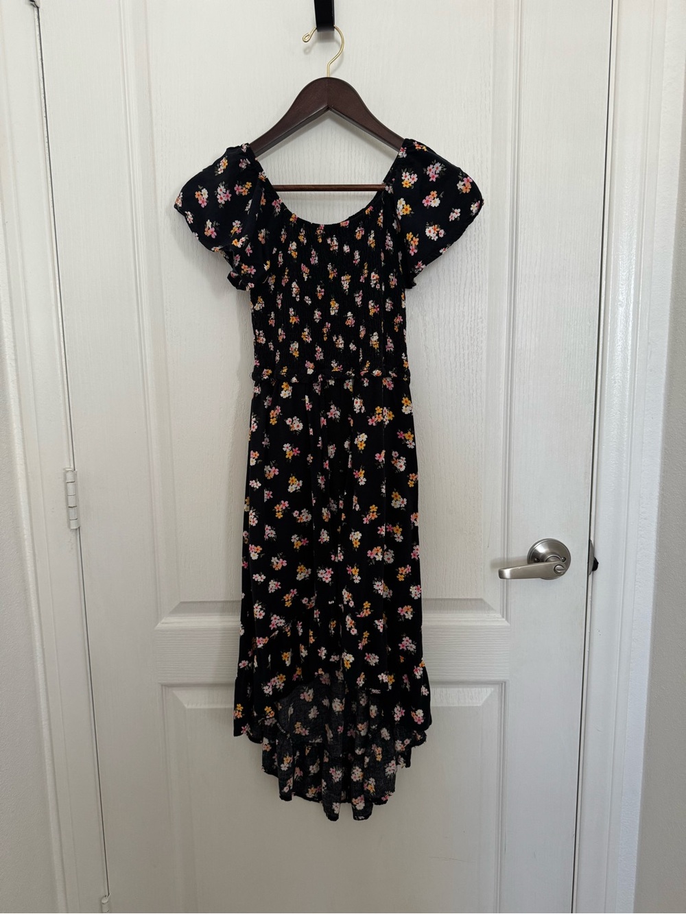 Girls Floral Romper With Train. Size 10/12.
